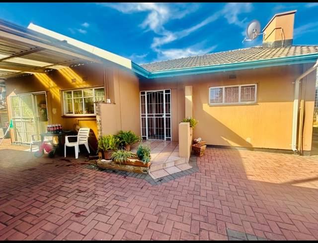 3 BEDROOM HOUSE FOR SALE IN VANDERBIJLPARK SE 1